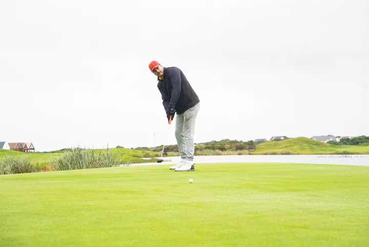 Lining up a putt