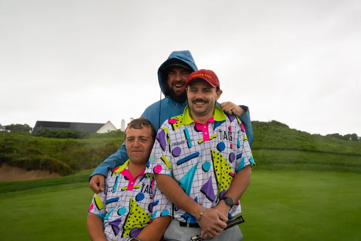 Team members between rounds